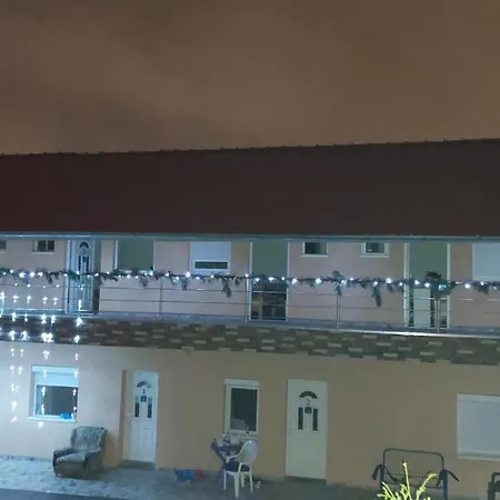 Stefan לינה וארוחת בוקר סובוטיקה