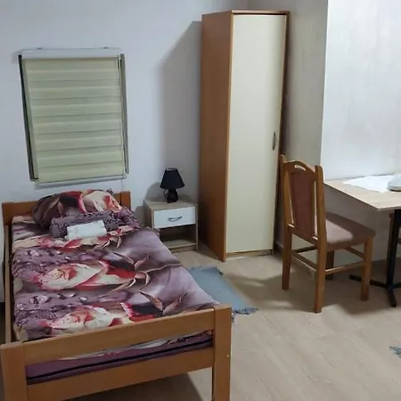 לינה וארוחת בוקר Stefan