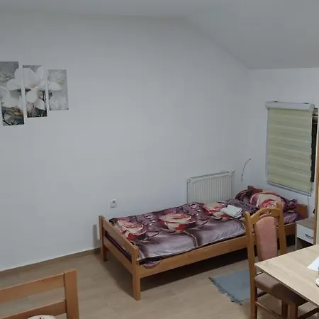 Stefan לינה וארוחת בוקר 3*