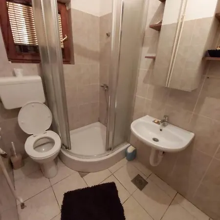 Stefan לינה וארוחת בוקר 3*