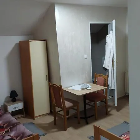 Stefan לינה וארוחת בוקר